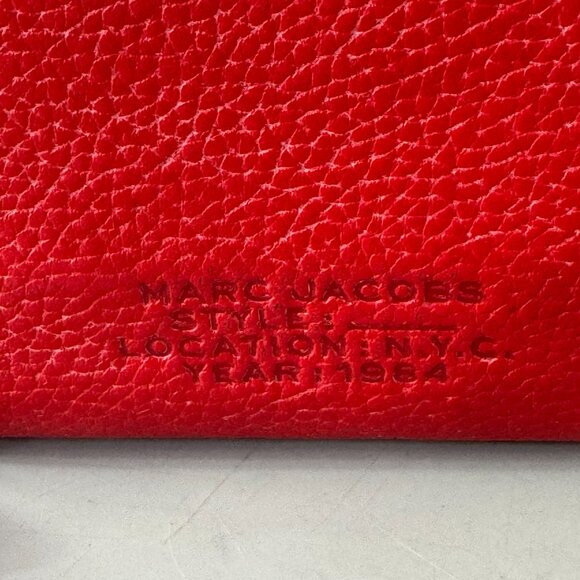 Marc Jacobs LEATHER ZIP AROUND WALLET IN TRUE RED - Picture 2 of 15